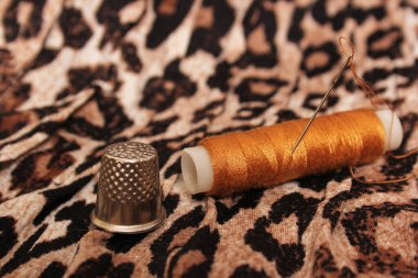 Vintage Leopar Yazdırma Kumaşı Üzerine Tan İpliği