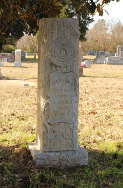 Bullard TX - 16 Ocak 2025: Bullard Teksas 'taki Tarihi Şehir Mezarlığında Tarihi Mezar Taşı