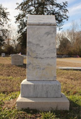 Bullard TX - 16 Ocak 2025: Bullard Teksas 'taki Tarihi Şehir Mezarlığında Tarihi Mezar Taşı