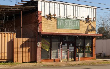 Cushing TX - 19 Ocak 2025 Cushing Texas 'taki 7. Cadde Restoranı