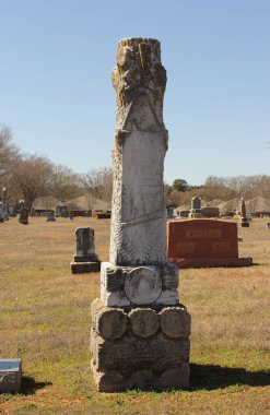 Whitehouse TX - 11 Mart 2025: Whitehouse, Teksas 'taki Whitehouse City Mezarlığındaki Tarihi Mezar Taşları