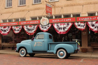 Jefferson TX - 14 Şubat 2025: Jefferson General Store Jefferson, Teksas şehir merkezinde yer almaktadır.