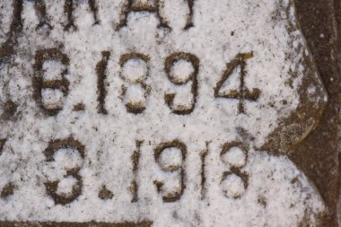 Kırsal Doğu Teksas Mezarlığı 'ndaki Tarihi Mezar Taşı' nın Kapısı