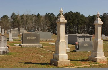 Troup TX - 12 Mart 2025: Troup, Teksas dışındaki Tarihi Henry Şapel Mezarlığı