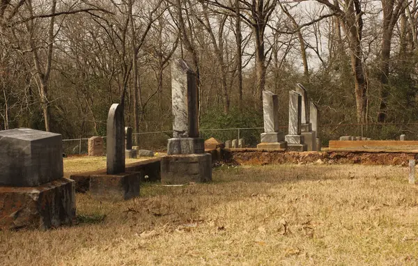 Doğu Teksas kırsalındaki tarihi mezarlık. Meador Mezarlığı