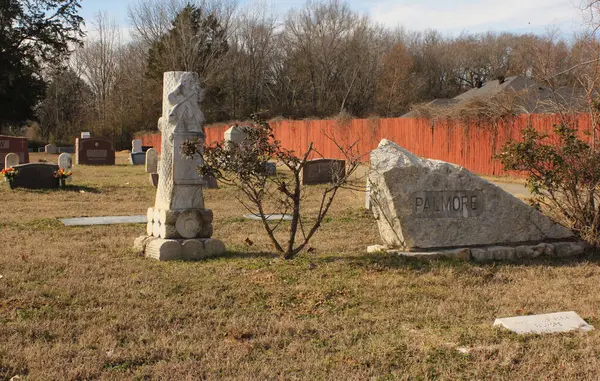 Bullard TX - 16 Ocak 2025: Bullard Teksas 'taki Şehir Mezarlığındaki Tarihi Mezar Taşları