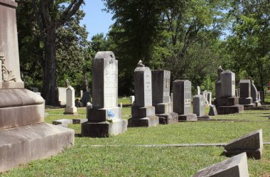 Tyler TX - 23 Mart 2025 'te Tyler Texas' taki Tarihi Oakwood Mezarlığında Beth El Section