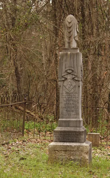 Flint TX - 9 Mart 2025: Flint Teksas 'taki Rather Mezarlığındaki Tarihi Mezar Taşları