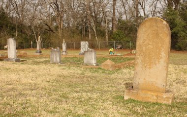 Doğu Teksas kırsalındaki tarihi mezarlık. Meador Mezarlığı