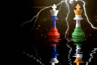 Satranç kralının üzerinde Rusya ve Hindistan bayrakları var. 3D illüstrasyon Rusya Hindistan krizine karşı.