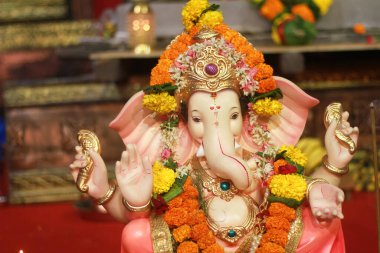 Lord Ganapati Idol 'un fotoğrafı, Mutlu Ganesh Chaturthi.