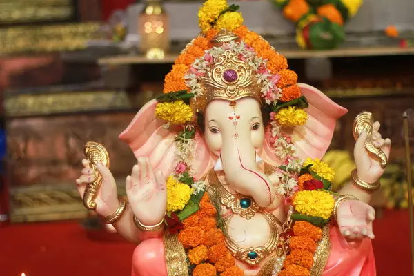 Lord Ganapati Idol 'un fotoğrafı, Mutlu Ganesh Chaturthi.