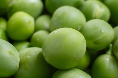 Taze yeşil üst görünüm bezelye arka planı