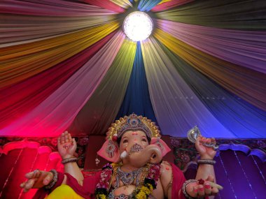 Lord Ganapati Idol 'un fotoğrafı, Mutlu Ganesh Chaturthi.