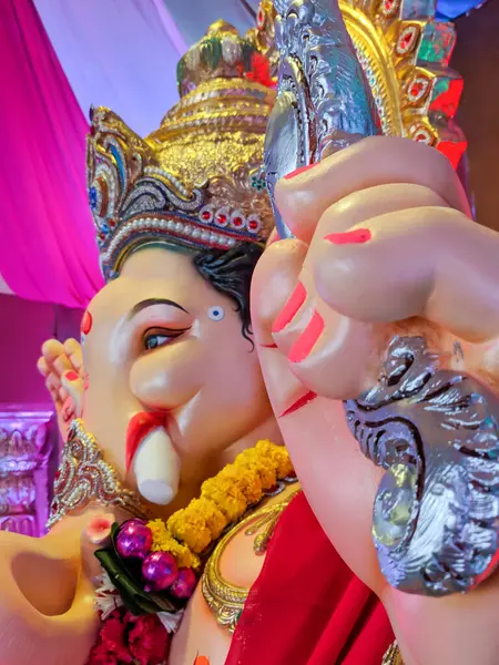 Lord Ganapati Idol 'un fotoğrafı, Mutlu Ganesh Chaturthi.