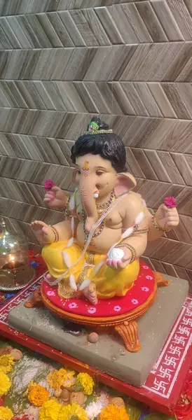 Lord Ganapati Idol 'un fotoğrafı, Mutlu Ganesh Chaturthi.