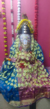 Lord Gauri Ganapati Idol 'un fotoğrafı, Mutlu Ganesh Chaturthi.