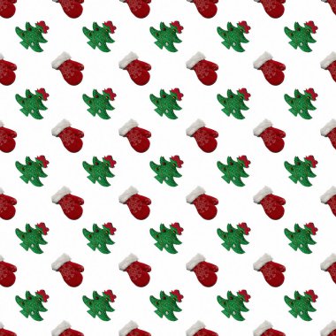 Noel ağacı olan kırmızı eldivenler. Noel şablonu izole edilmiş, beyaz arka plandaki desen. Yüksek kalite fotoğraf