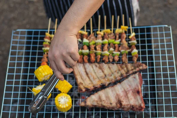 Gli Ingredienti Carne Spiedini Festa Del Barbecue Sono Posizionati Sulla — Foto Stock