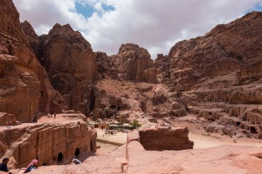 Petra, çöldeki antik şehir.