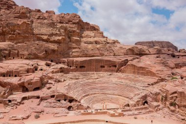 Petra, çöldeki antik şehir.