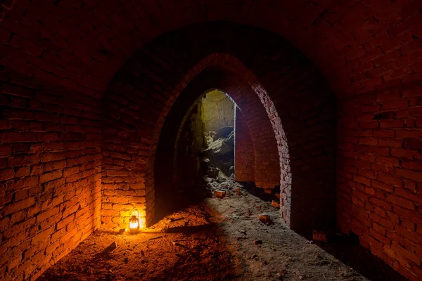 Światło Opuszczonych Tunelach Bunkra Wojennego — Zdjęcie stockowe
