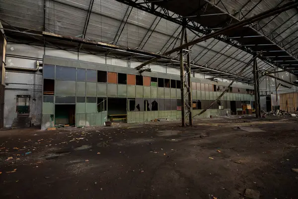 Заброшенная Мастерская Старой Фабрики — стоковое фото