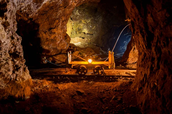 İçerideki tünel mayını terk etti.