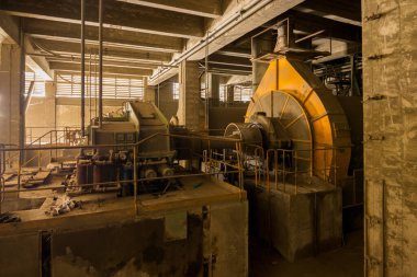 İtalya 'da terk edilmiş çimento fabrikası