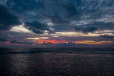 Sri Lanka adasındaki sahil ve okyanus