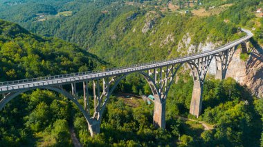 Curdjevica Tara köprüsü, Karadağ
