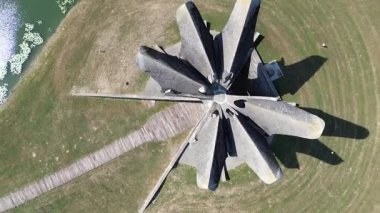 Yugoslav gaddar Jasenovac anıtı (Taş Çiçeği Anıtı), Hırvatistan