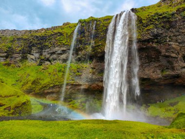 İzlanda 'da Seljalandsfoss şelalesi