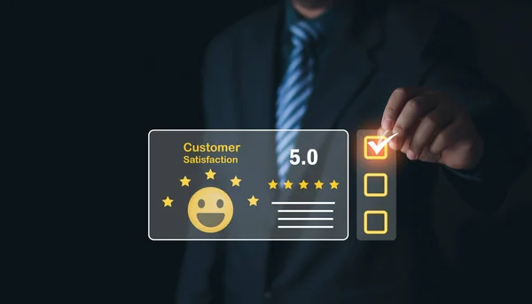 User Gives Rating Service Experience Online Application Customer Review Satisfaction — Stockfoto