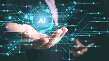 Yapay zeka teknolojisi, yapay zeka. Teknoloji ürünü akıllı robot yapay zeka kullanan bir adam, komut girerek bir şey üretiyor, fütüristik teknoloji dönüşümü. Al ile sohbet et.