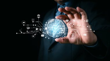 Yapay zeka teknolojisi, yapay zeka. Teknoloji ürünü akıllı robot yapay zeka kullanan bir adam, komut girerek bir şey üretiyor, fütüristik teknoloji dönüşümü. Al ile sohbet et..