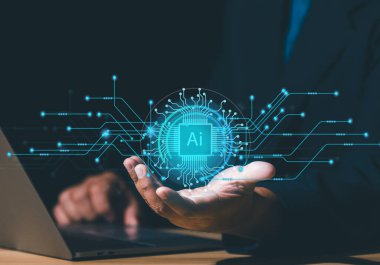 Yapay zeka teknolojisi, yapay zeka. Teknoloji ürünü akıllı robot yapay zeka kullanan bir adam, komut girerek bir şey üretiyor, fütüristik teknoloji dönüşümü. Al ile sohbet et.