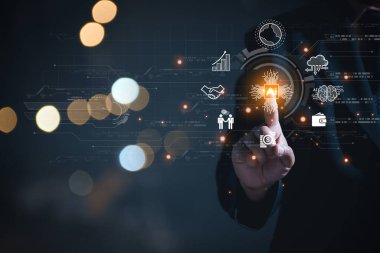 Yapay zeka teknolojisi, yapay zeka. Teknoloji ürünü akıllı robot yapay zeka kullanan bir adam, komut girerek bir şey üretiyor, fütüristik teknoloji dönüşümü. Al ile sohbet et.