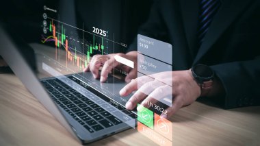 2025, İşletme, Dijital Dönüşüm Teknolojisi Stratejisi, Analiz ve Veri Yönetimi Sistemi ile çalışan Grafik Analisti, KPI 'nin veritabanına bağlı olduğu bir rapor hazırla.