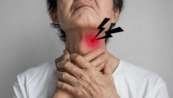 Dolor Cuello Del Hombre Asiático Concepto Dolor Garganta Faringitis Laringitis —  Fotos de Stock