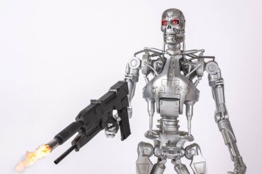 Düsseldorf, Almanya, 10.16.2024: Terminatör filminden Endoskeleton figürünün stüdyo çekimi. 