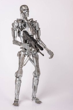 Düsseldorf, Almanya, 10.16.2024: Terminatör filminden Endoskeleton figürünün stüdyo çekimi. 