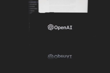 Bilgisayar ekranında ChatGPT yapay zeka programı. ChatGPT bir yapay zeka sohbet robotudur. 