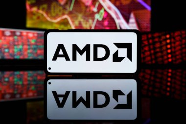 Paris, Fransa - 28 Mart 2023: AMD şirket hisseleri borsada düştü. AMD şirketinin mali krizi ve başarısızlığı. 