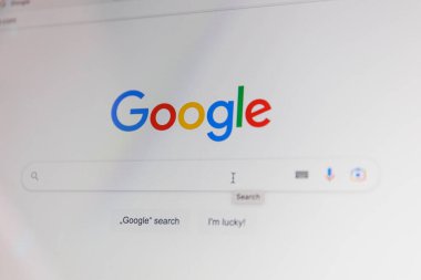 Kaunas, Litvanya - 12 Mart 2023: Google arama motoru web sitesi dizüstü bilgisayarda. Yüksek kalite fotoğraf