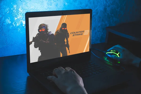 Kowno Litwa 2023 Marca Counter Strike Gry Człowiek Grający Komputerze — Zdjęcie stockowe