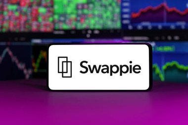 Vilnius Litvanya - 21 Nisan 2023: Swappie Şirketinin finansal başarısı arkaplanda. Yüksek kalite fotoğraf