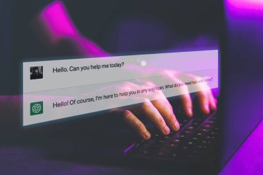 Kaunas, Litvanya - 25 Nisan 2023: ChatGPT sohbet penceresi. ChatGPT uygulaması dizüstü bilgisayardan ekran hologramına. Al Chatbot 'la sohbet ediyorum. Yüksek kalite fotoğraf