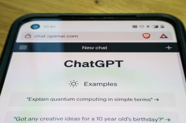 Kaunas, Litvanya - 14 Haziran 2023: AI Chatbot ChatGPT akıllı telefonda. Yüksek kalite fotoğraf