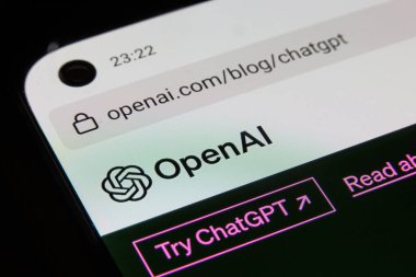 Kaunas, Litvanya - 15 Haziran 2023: Akıllı telefondan ChatGPT uygulaması. Yüksek kalite fotoğraf
